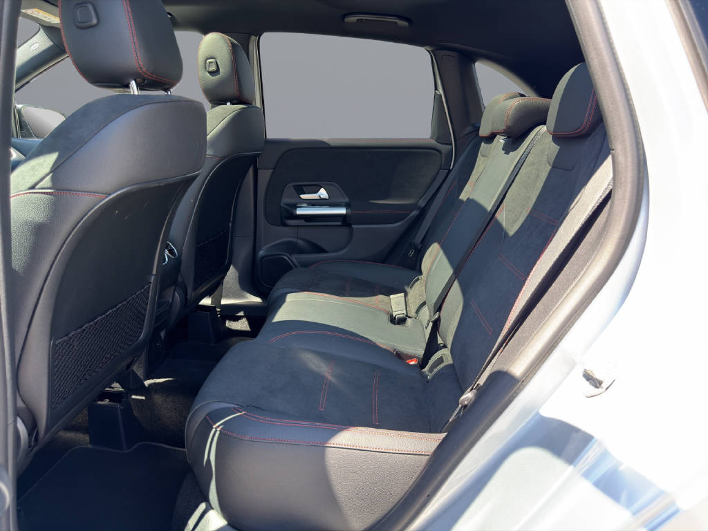 MERCEDES-BENZ B 250 AMG Line 4matic-image-13