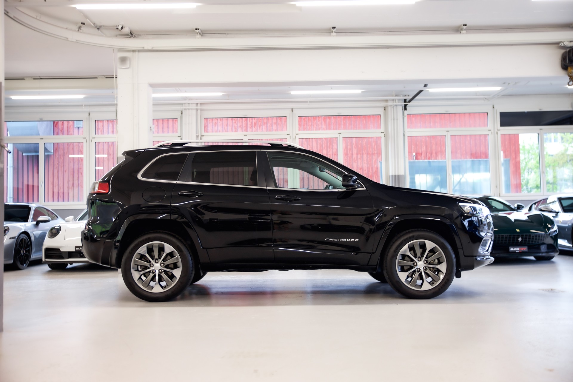 JEEP Cherokee 2.0 Overland AWD Drive I 9ATX-showroom-element-3
