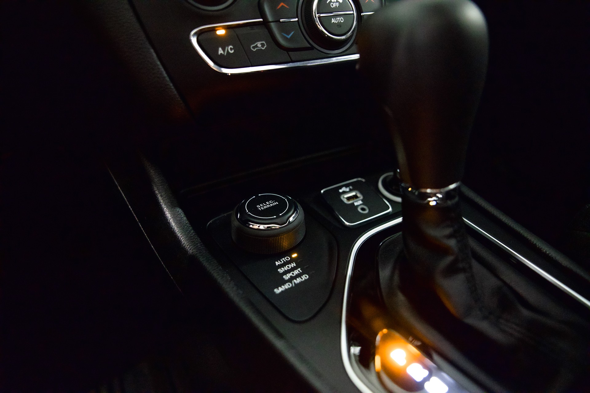 JEEP Cherokee 2.0 Overland AWD Drive I 9ATX-image-26