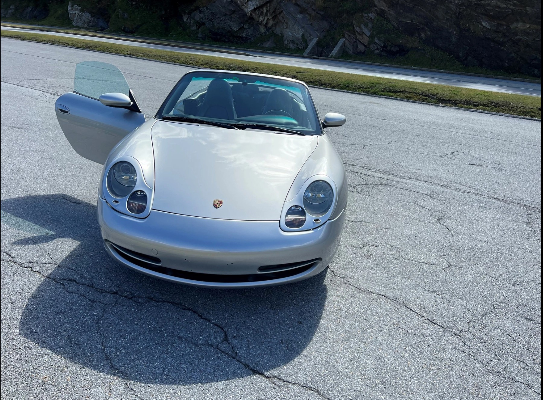 PORSCHE 911 Carrera 4 cab-image-0