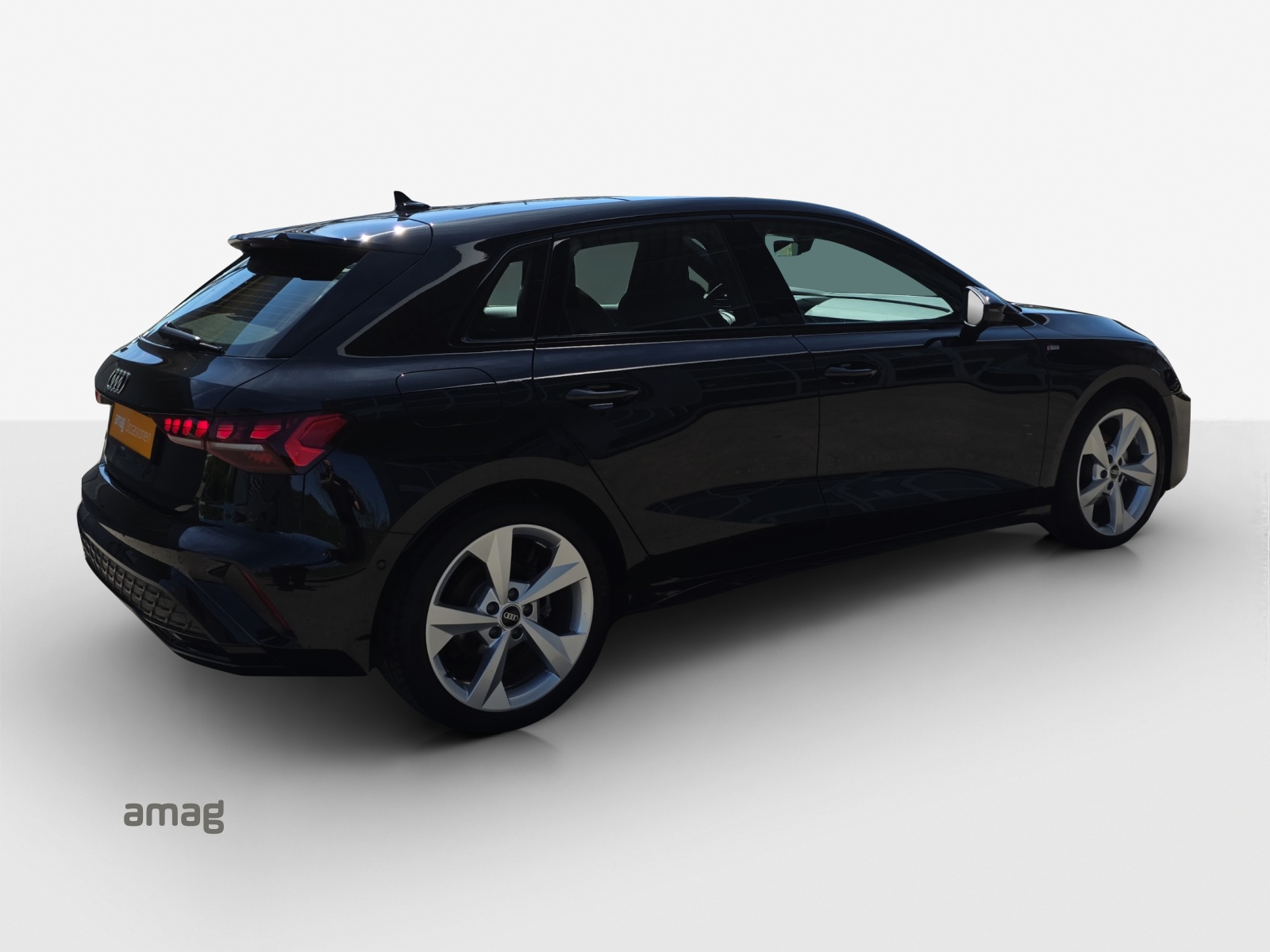 AUDI A3 Sportback 35 TFSI S line S-tronic-image-4