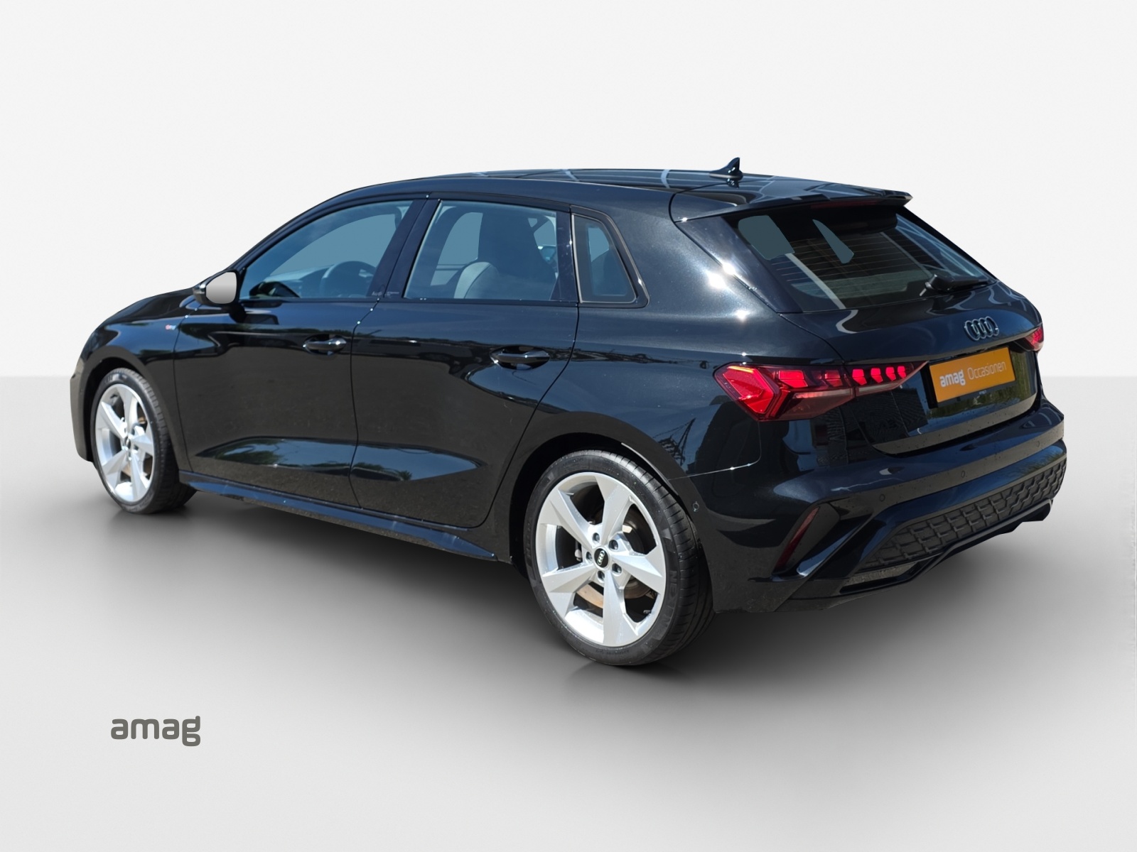 AUDI A3 Sportback 35 TFSI S line S-tronic-showroom-element-2
