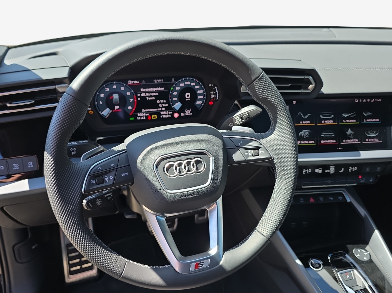 AUDI A3 Sportback 35 TFSI S line S-tronic-image-9
