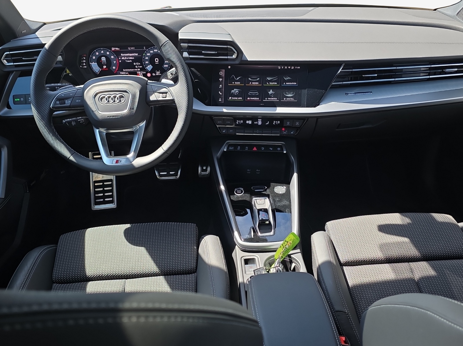 AUDI A3 Sportback 35 TFSI S line S-tronic-image-8