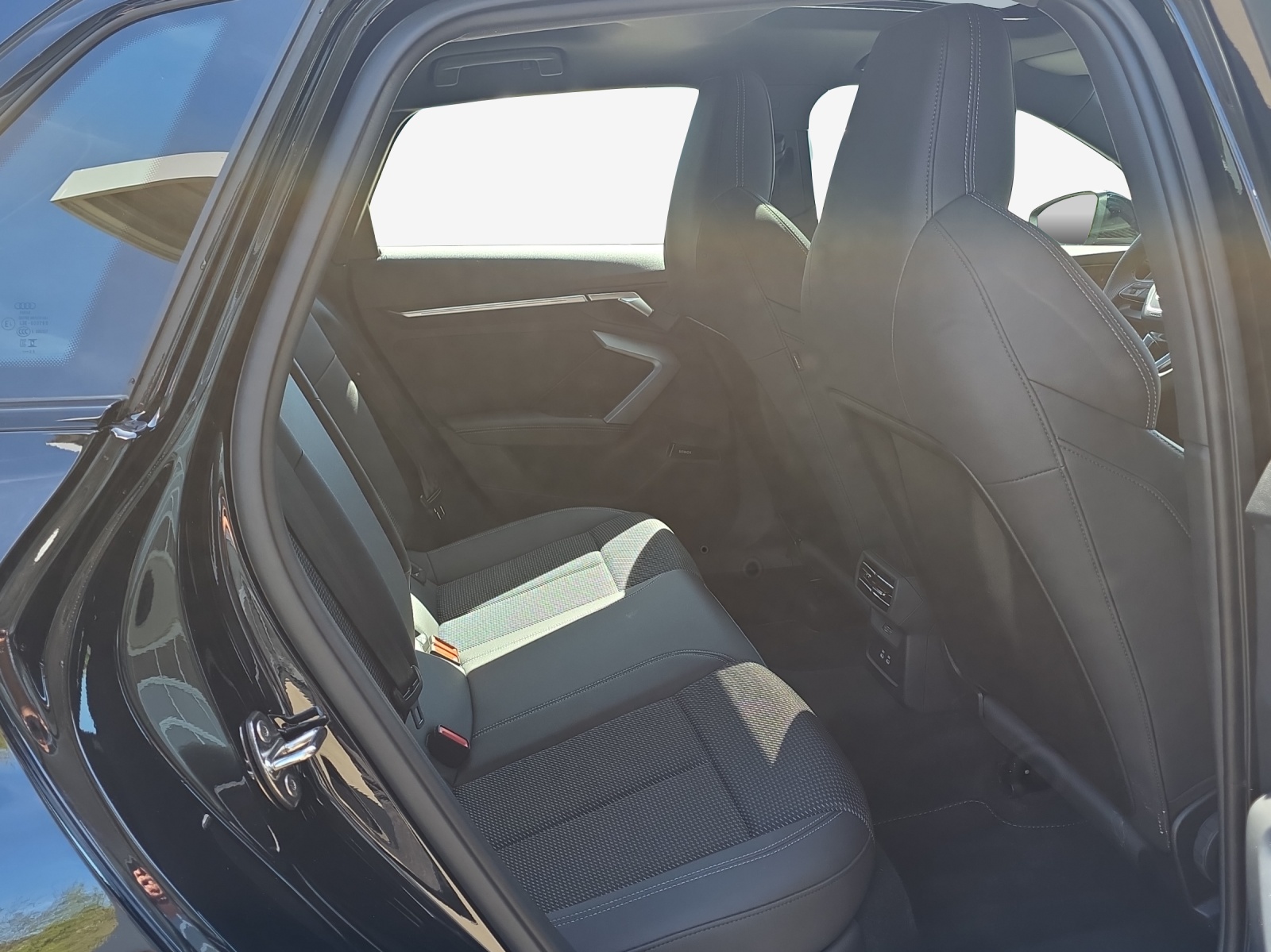 AUDI A3 Sportback 35 TFSI S line S-tronic-image-11