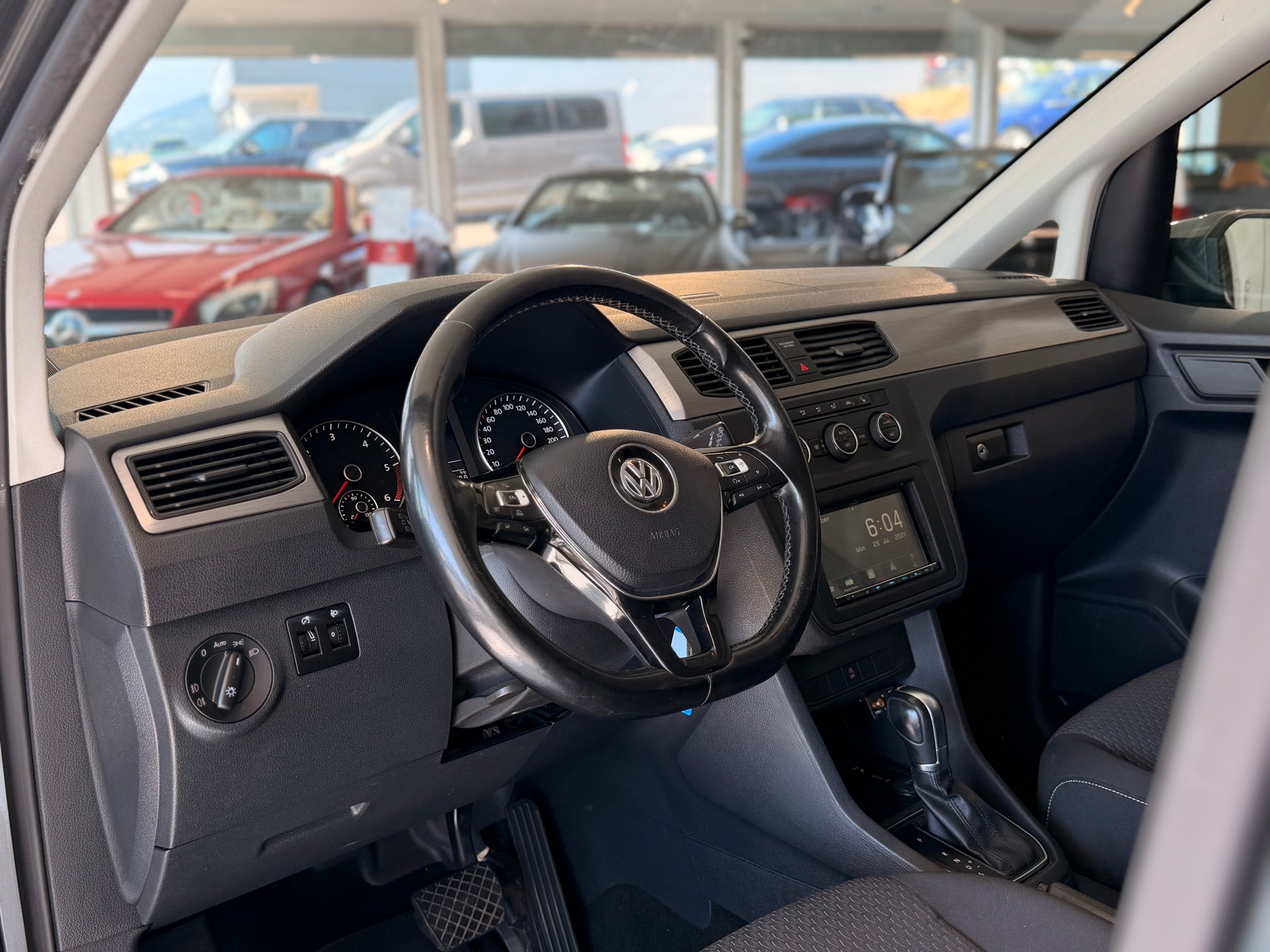 VW Caddy Maxi 2.0 TDI Trendline DSG-image-16