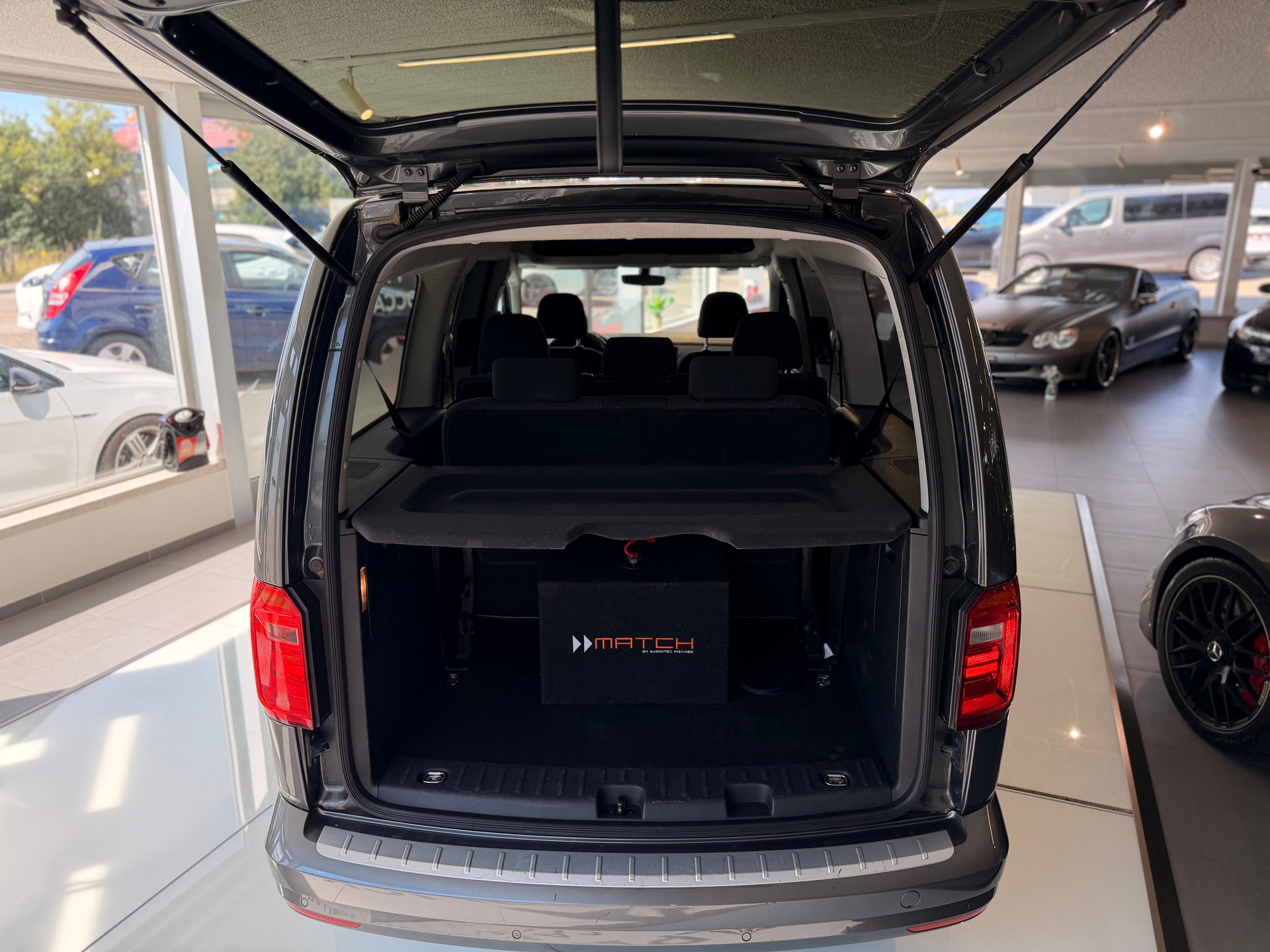 VW Caddy Maxi 2.0 TDI Trendline DSG-image-17