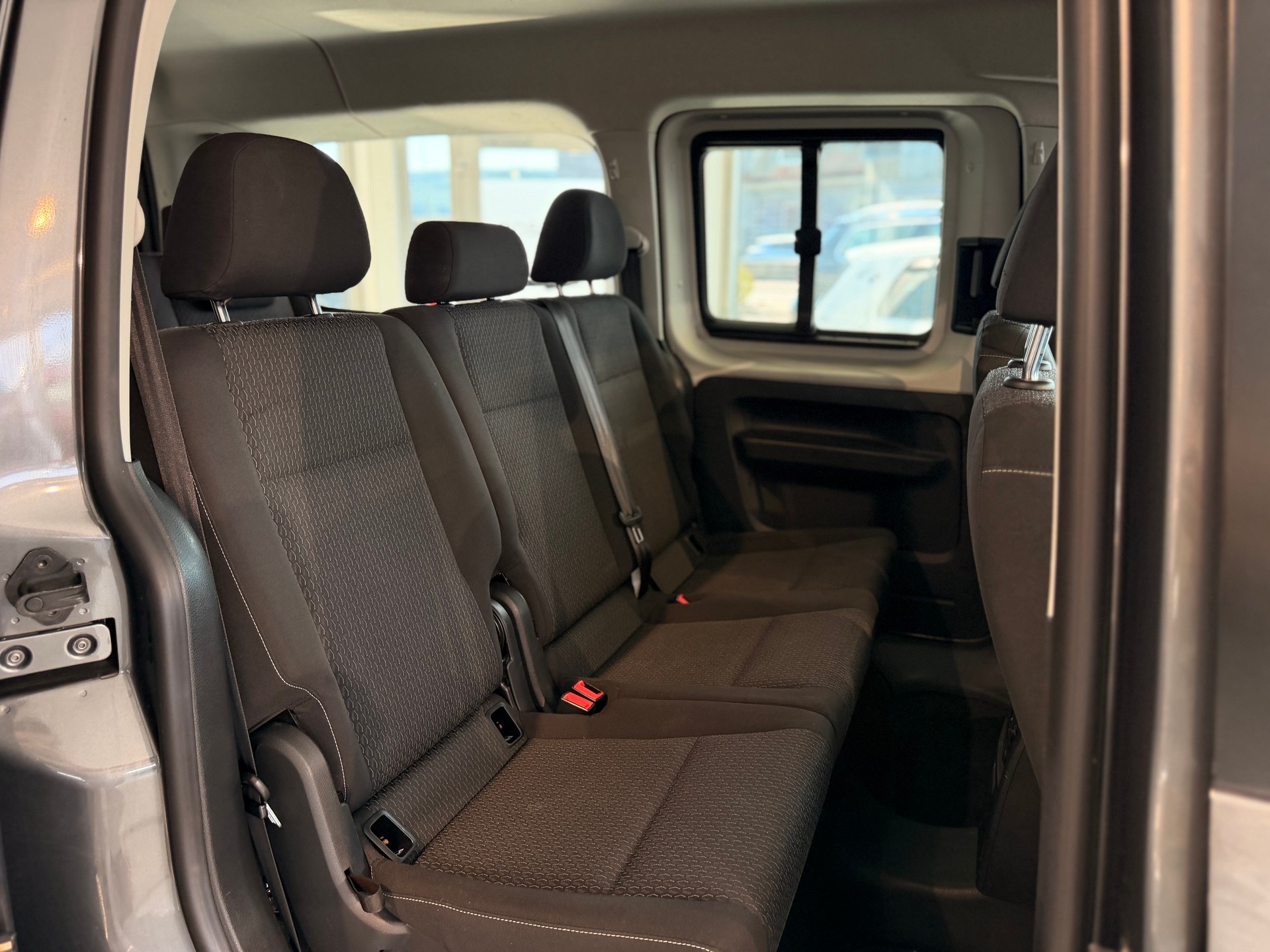 VW Caddy Maxi 2.0 TDI Trendline DSG-image-19