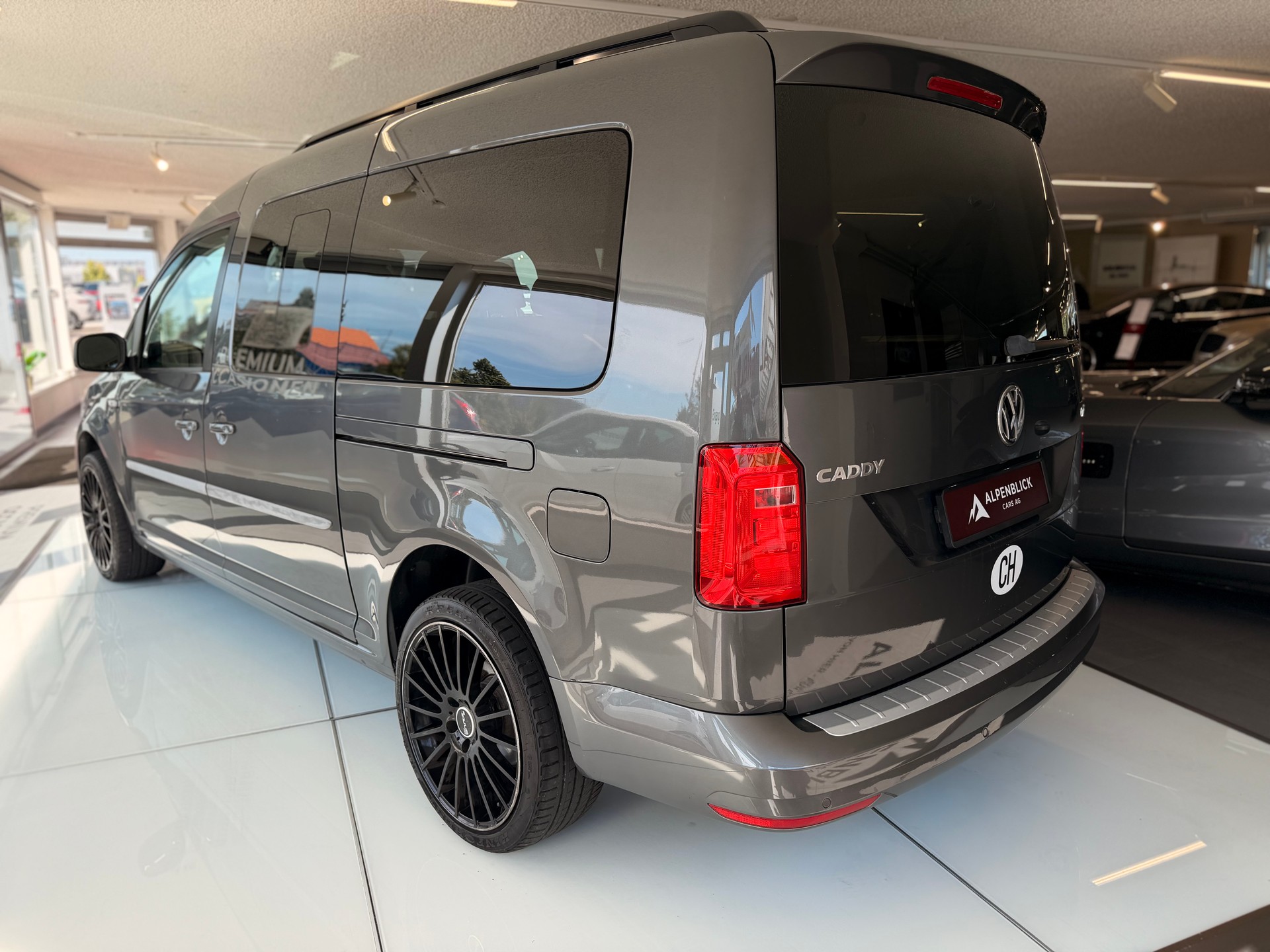 VW Caddy Maxi 2.0 TDI Trendline DSG-image-10