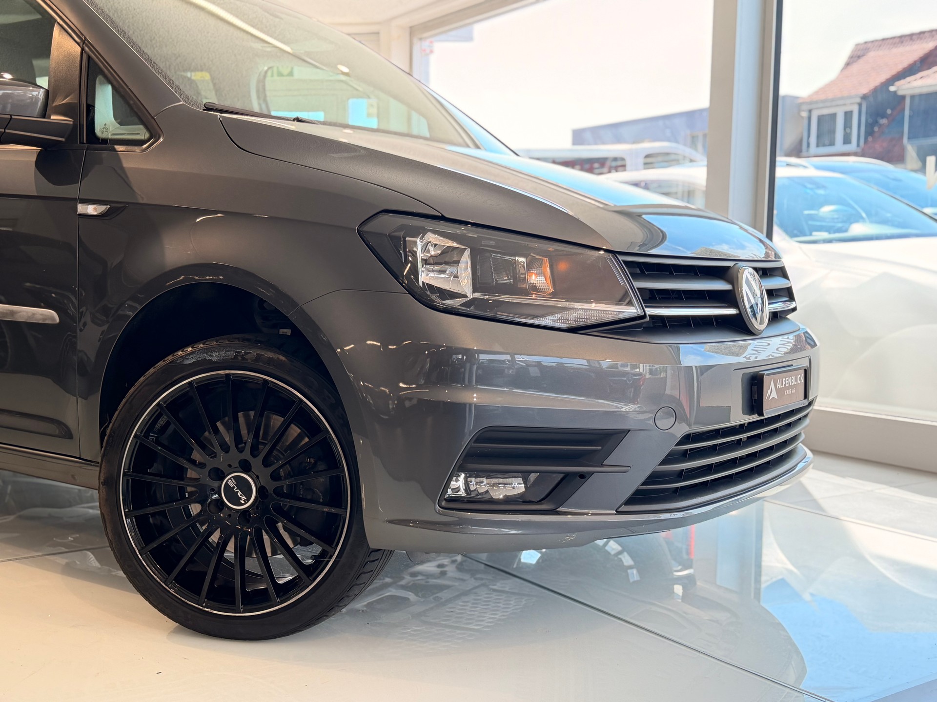 VW Caddy Maxi 2.0 TDI Trendline DSG-image-2