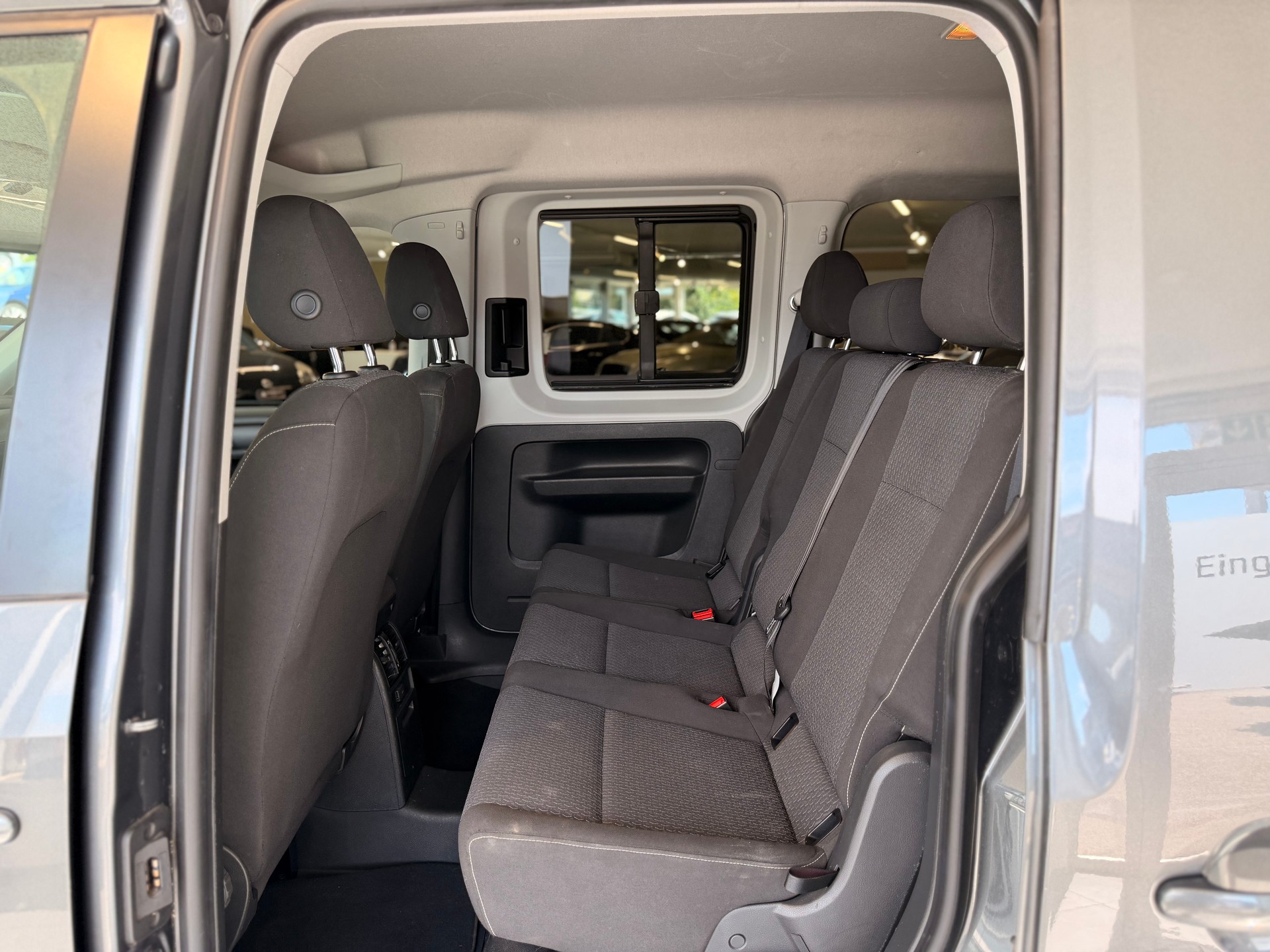 VW Caddy Maxi 2.0 TDI Trendline DSG-image-12