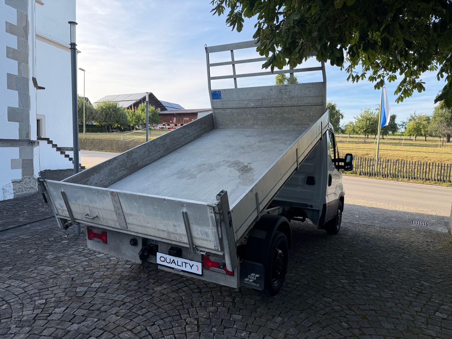 IVECO 35 S 13 / Kipper / Frisch ab MFK / Service gepflegt inkl. Zahnriemen / Nutzlast 1240kg / Anhängerkupplung 3500kg-image-4