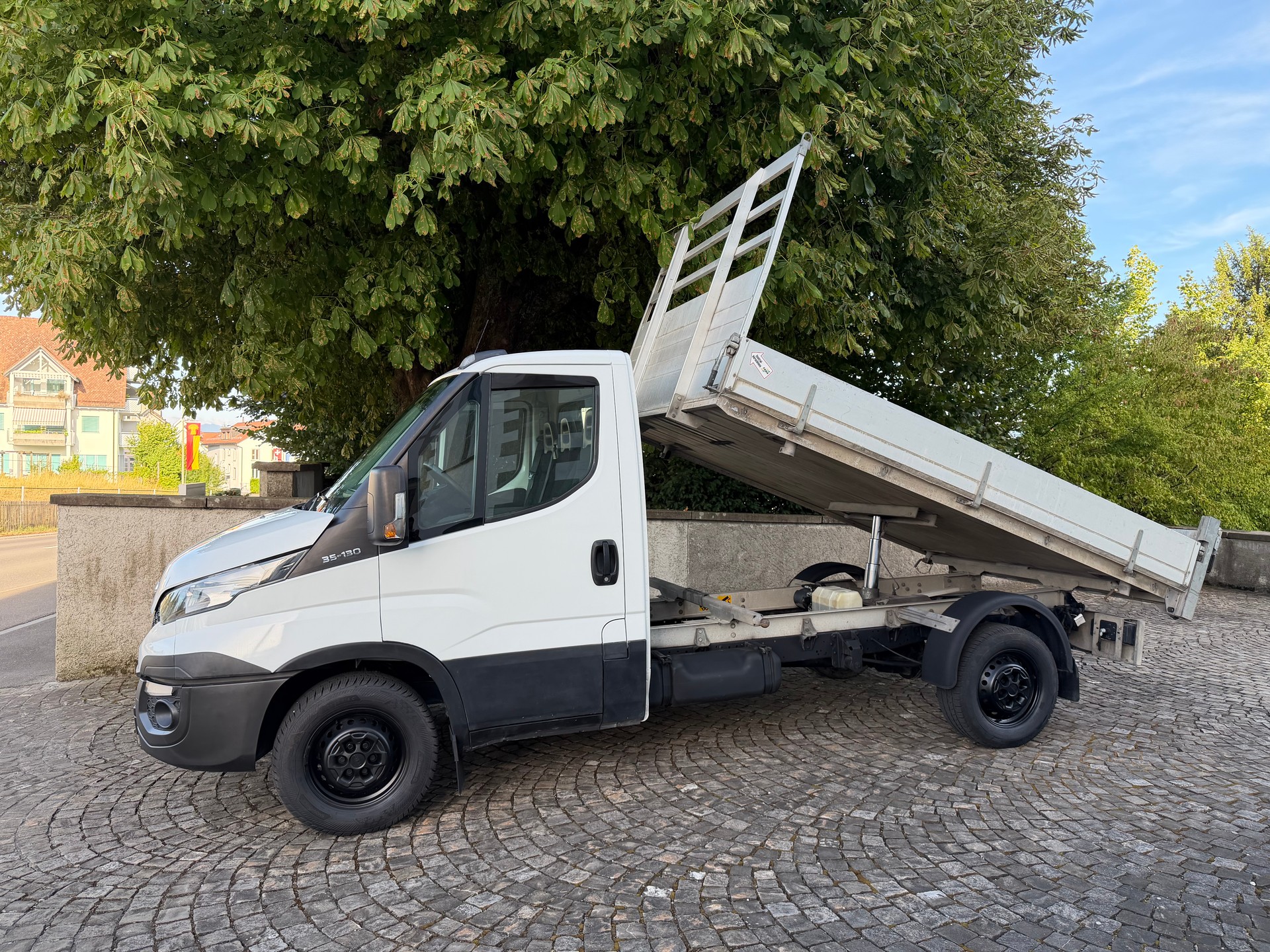 IVECO 35 S 13 / Kipper / Frisch ab MFK / Service gepflegt inkl. Zahnriemen / Nutzlast 1240kg / Anhängerkupplung 3500kg-image-7