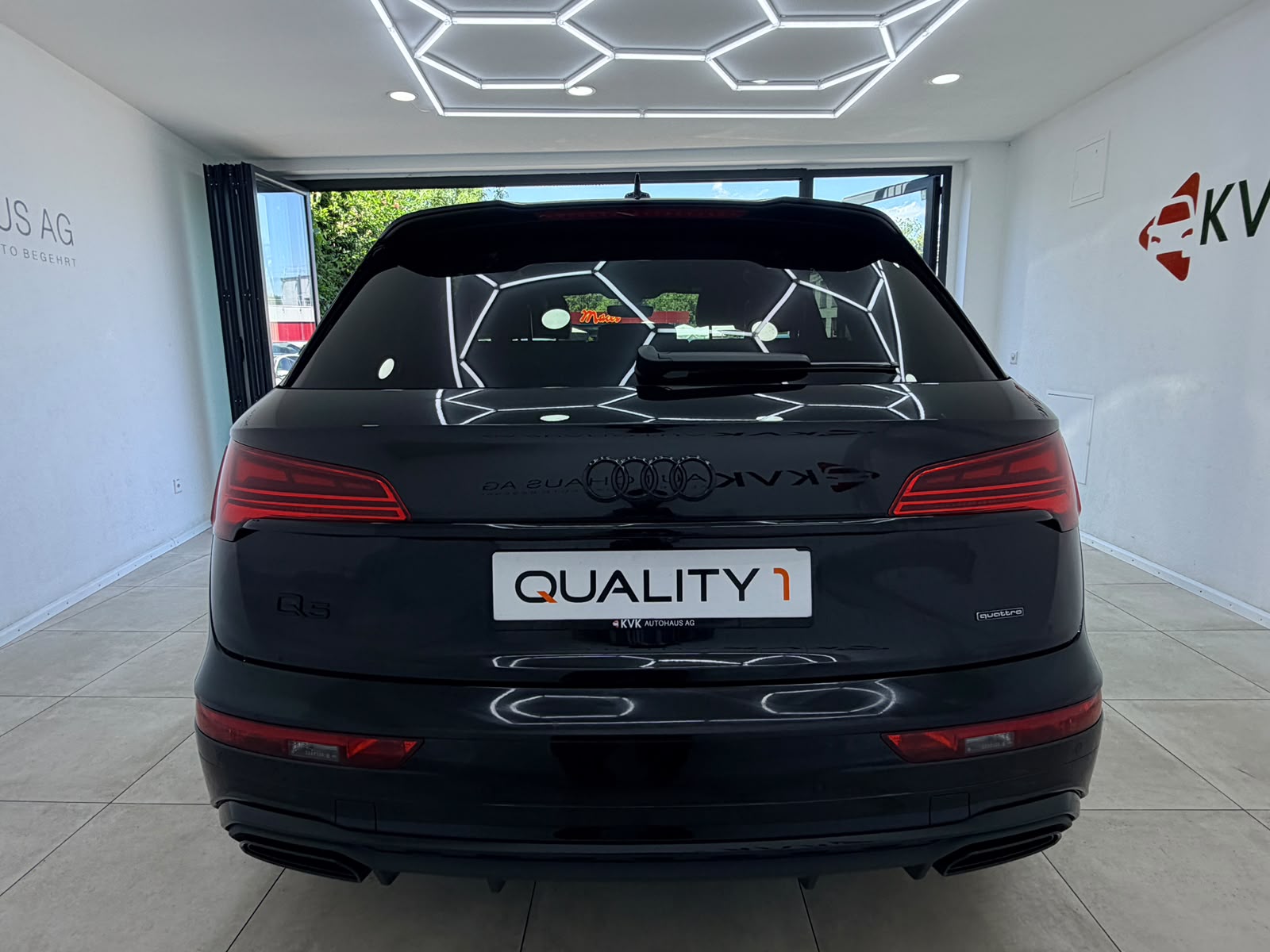 AUDI Q5 40 TDI Black Edition quattro S-tronic*CH Fahzeug*Top Austattung*5 Jahre Werksgarantie*-image-7