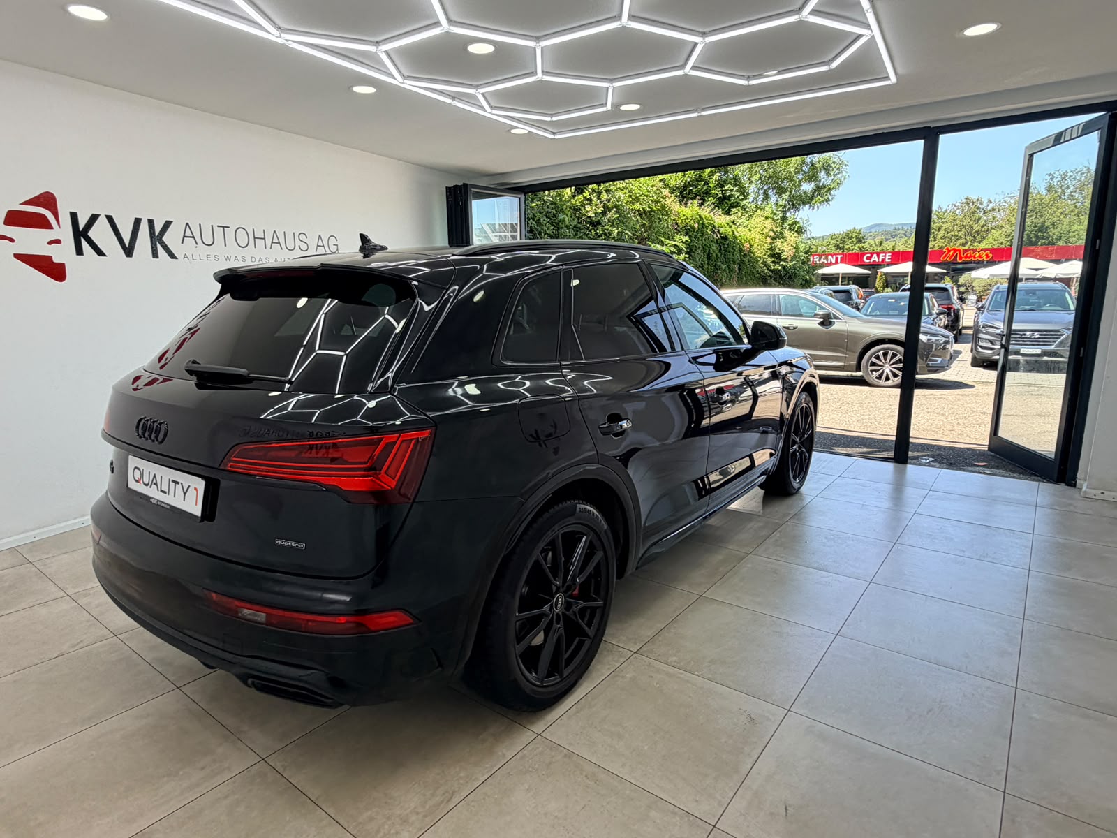 AUDI Q5 40 TDI Black Edition quattro S-tronic*CH Fahzeug*Top Austattung*5 Jahre Werksgarantie*-image-6