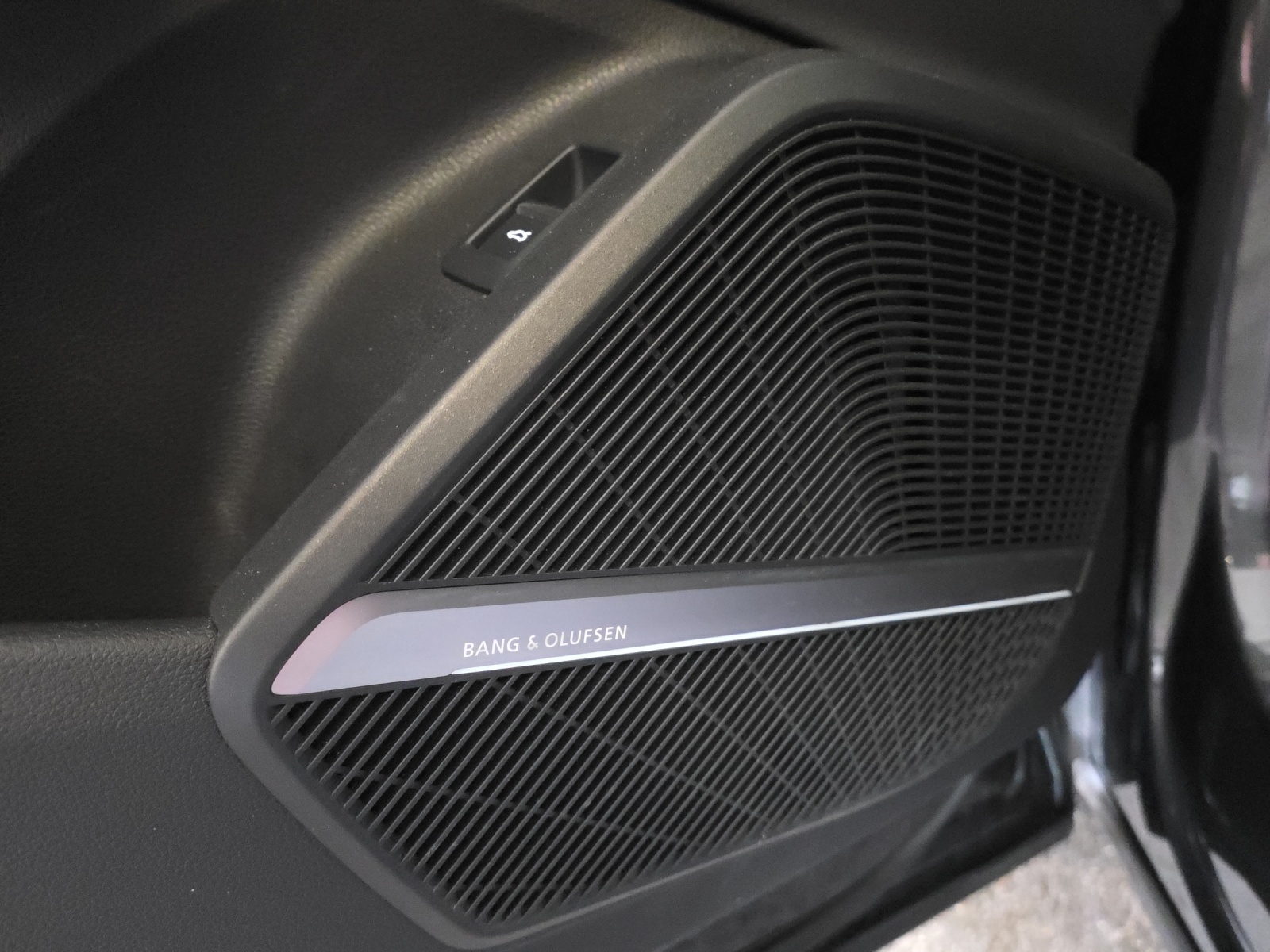 AUDI SQ5 3.0 TFSI quattro S-tronic-image-12