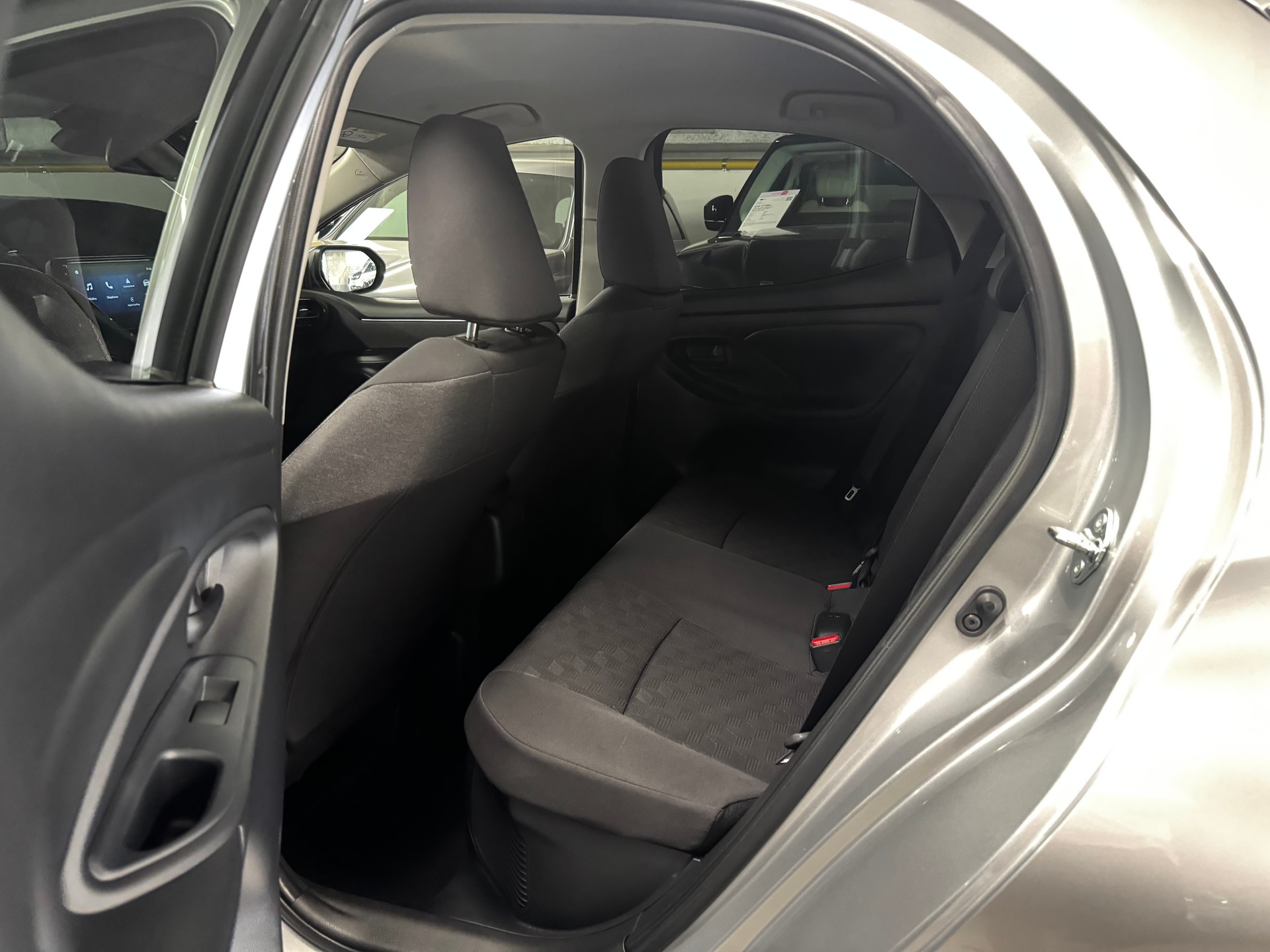 TOYOTA Yaris 1.5 Premium e-CVT-image-11