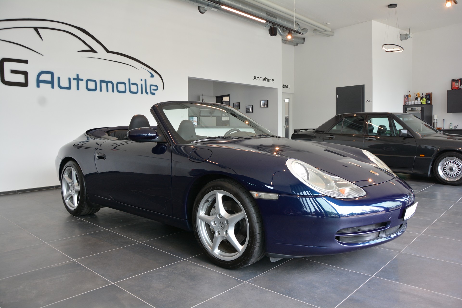 PORSCHE 911 Carrera 4 Cabrio-image-8