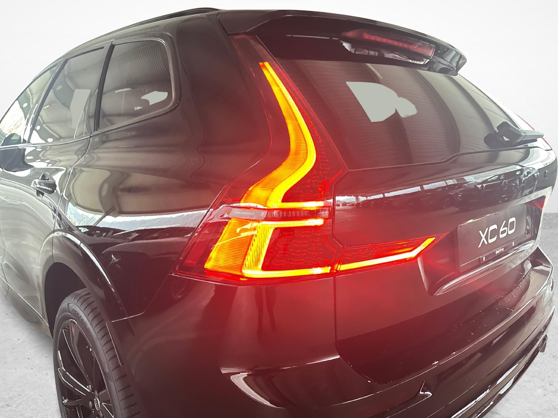 VOLVO XC60 2.0 T6 TE Black Edition eAWD-image-18