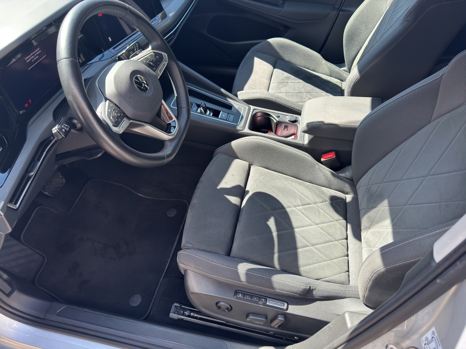 VW Golf 1.4 TSI PHEV Style-image-9