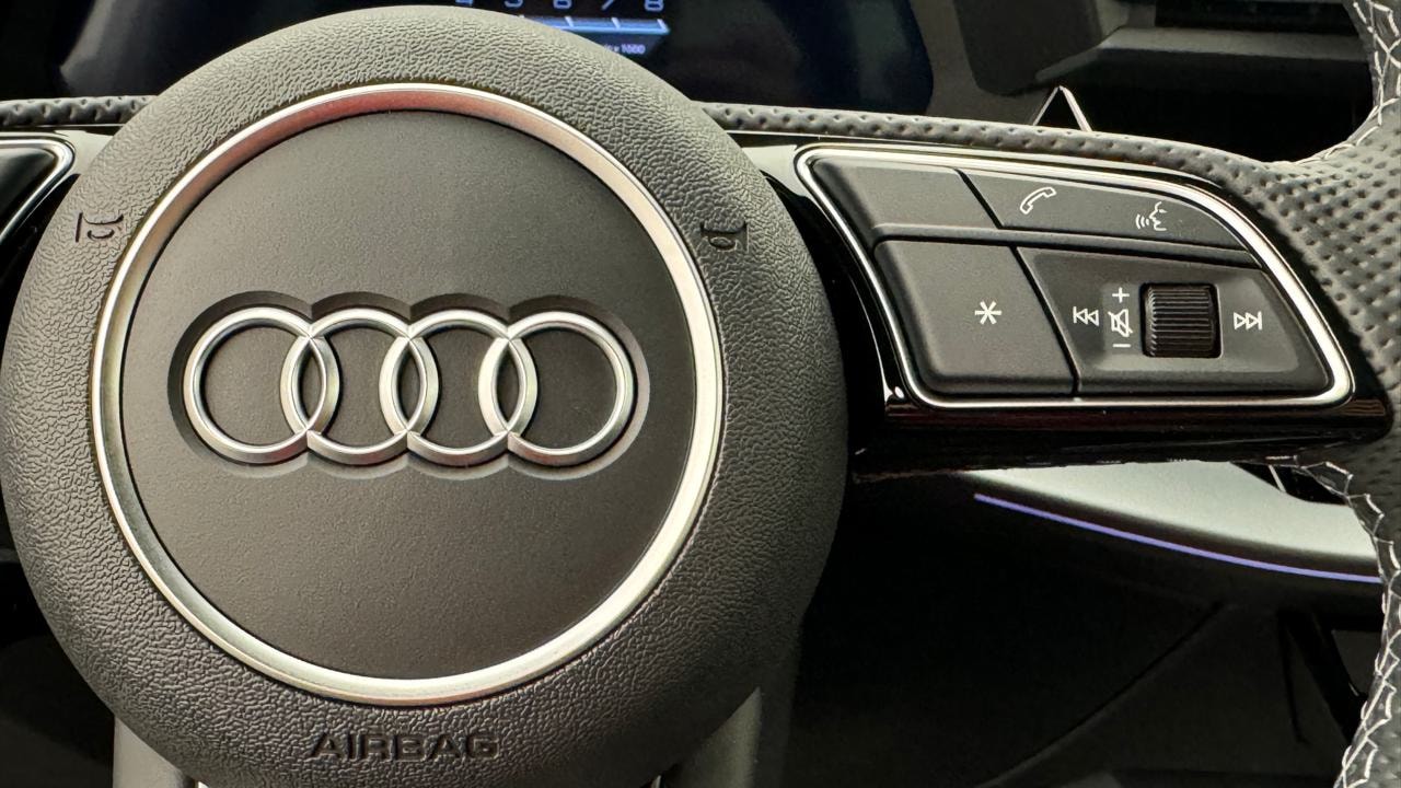 AUDI S3 Sportback TFSI quattro S-tronic-image-9