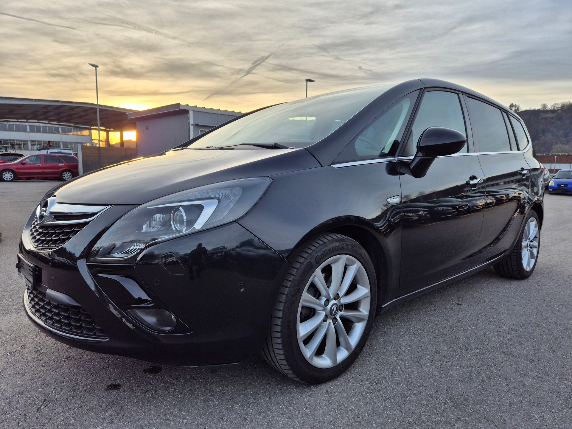 OPEL Zafira Tourer 1.4i 16V Cosmo-image-11