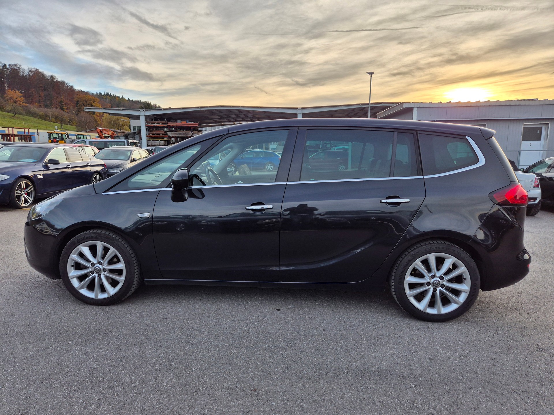 OPEL Zafira Tourer 1.4i 16V Cosmo-image-10