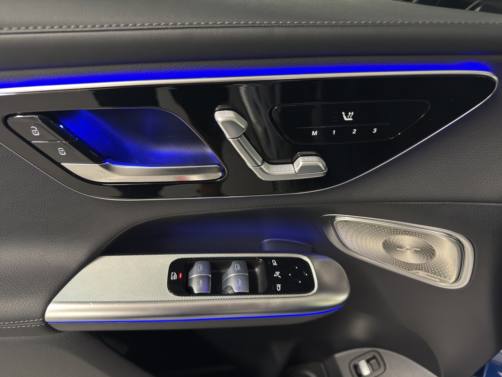 MERCEDES-BENZ GLC 300 de AMG Line 4Matic EQ Star-image-6