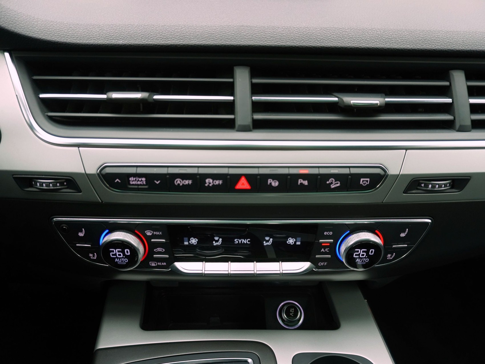 AUDI Q7 50 TDI quattro T-Tronic-image-15