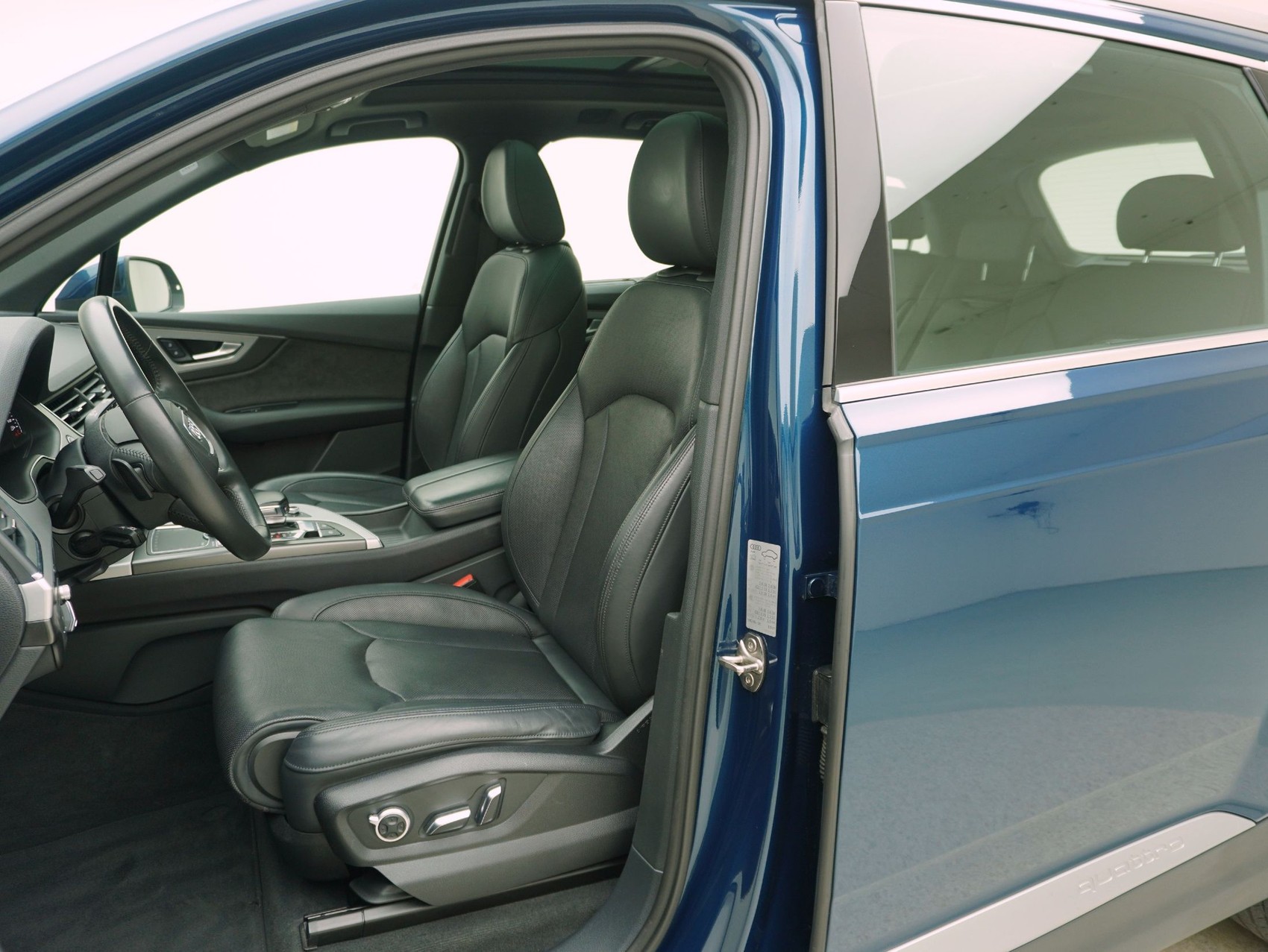 AUDI Q7 50 TDI quattro T-Tronic-image-10