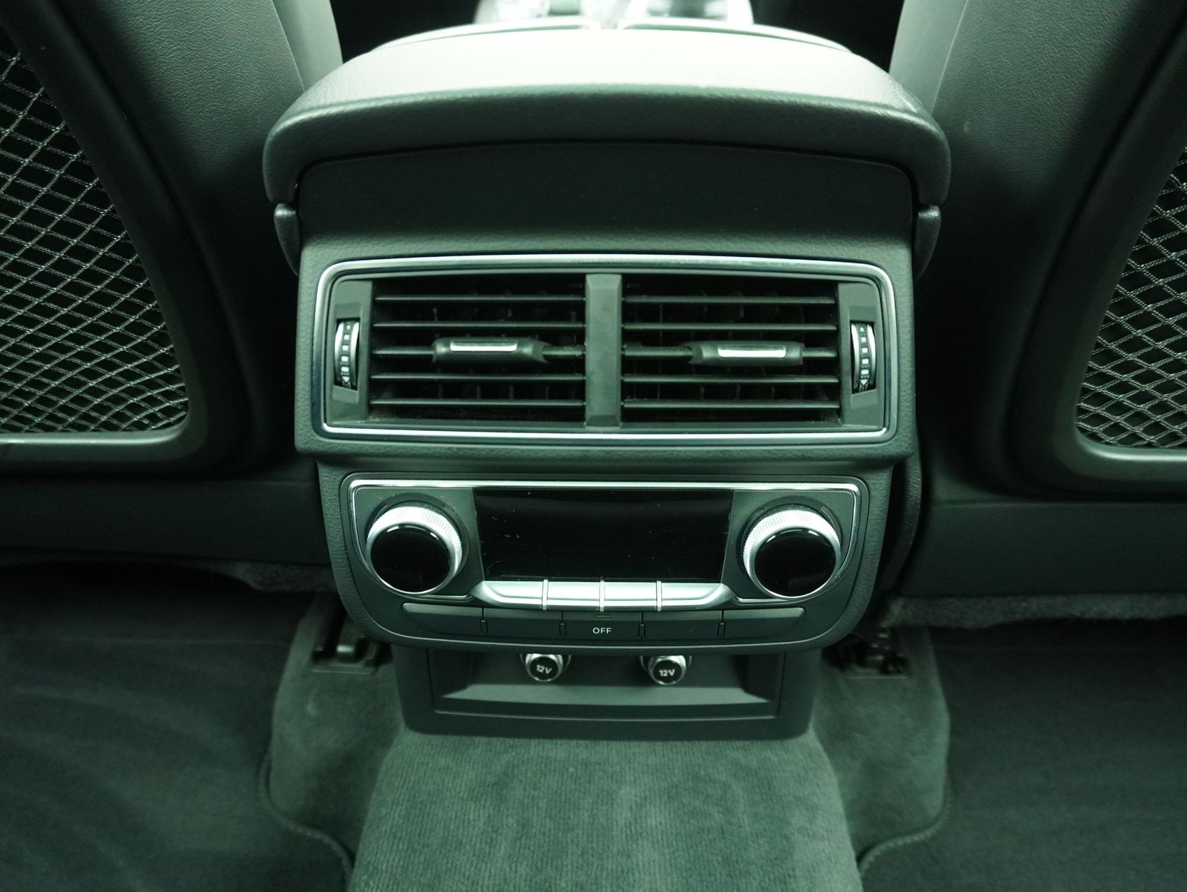 AUDI Q7 50 TDI quattro T-Tronic-image-12
