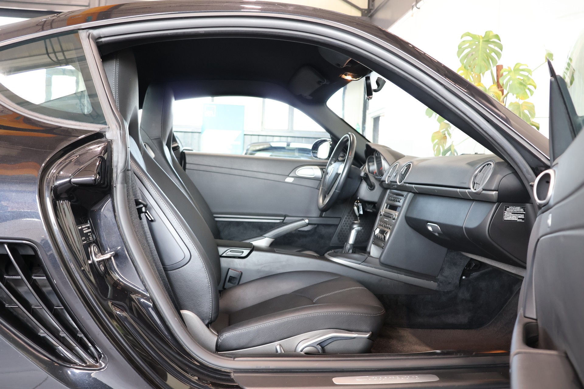 PORSCHE Cayman 2.7-image-12