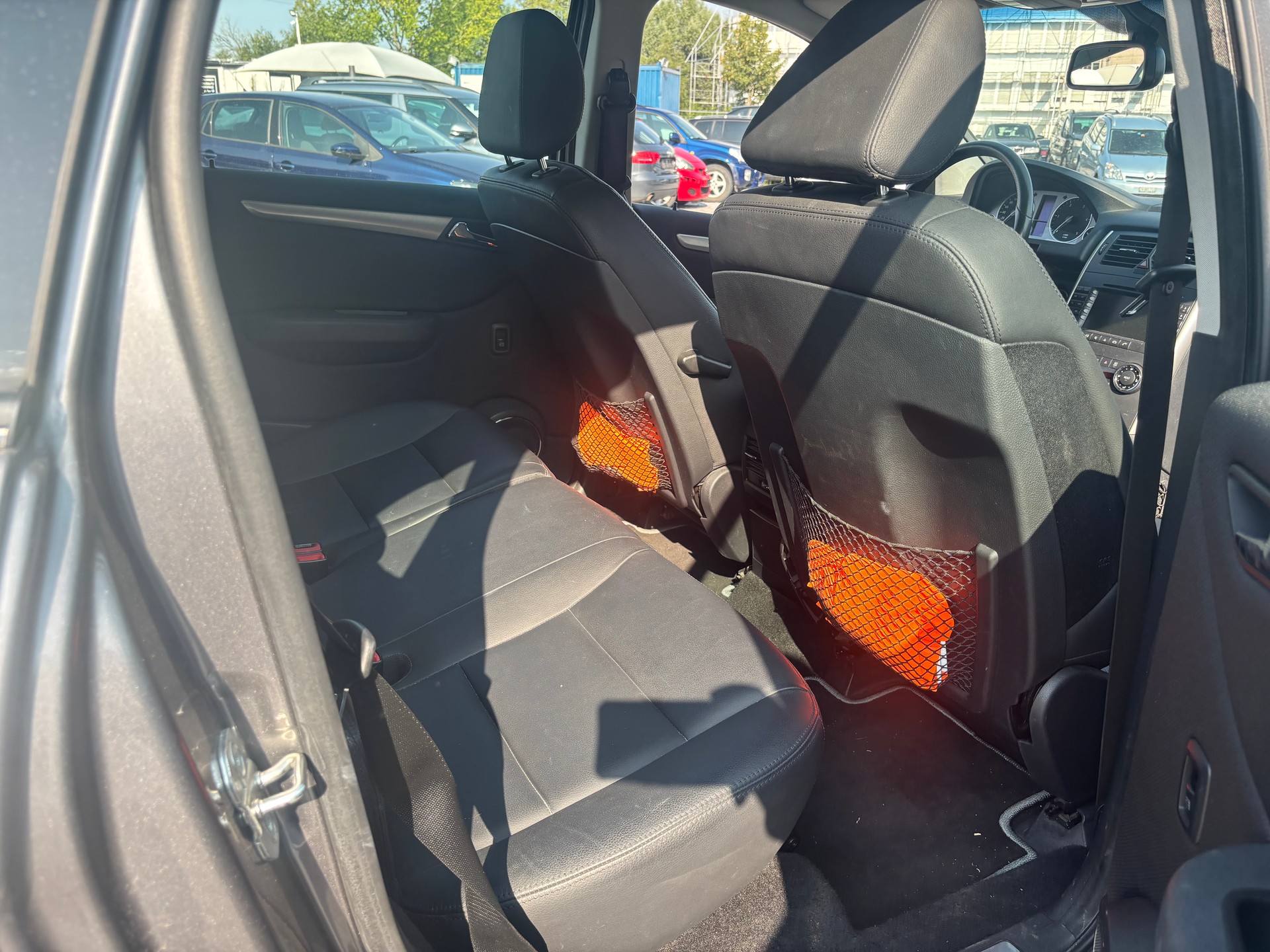 MERCEDES-BENZ B 200 CDI-image-7