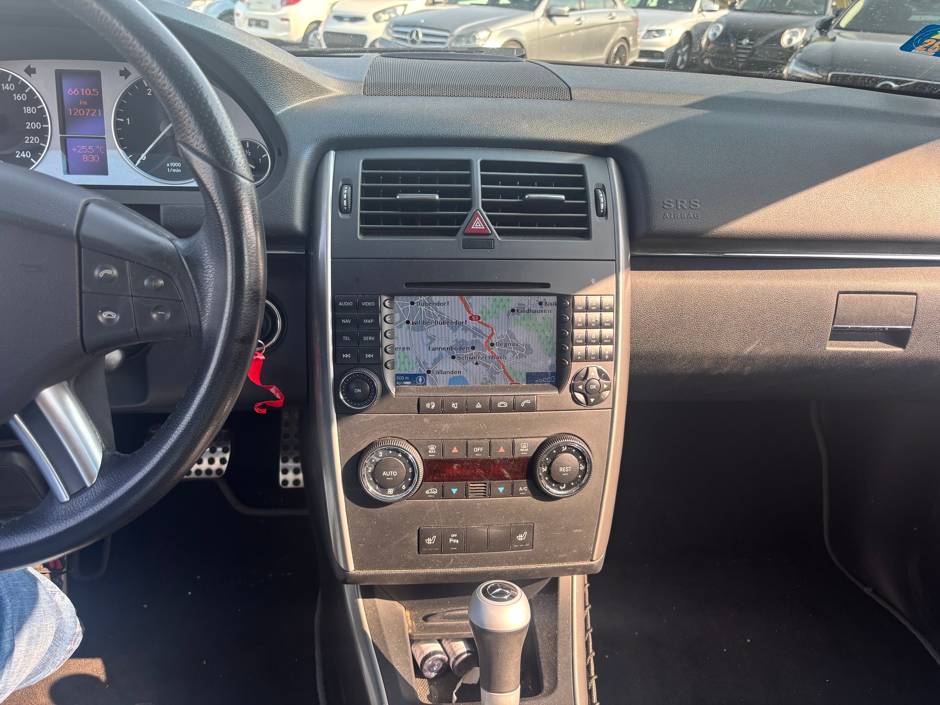 MERCEDES-BENZ B 200 CDI-image-5