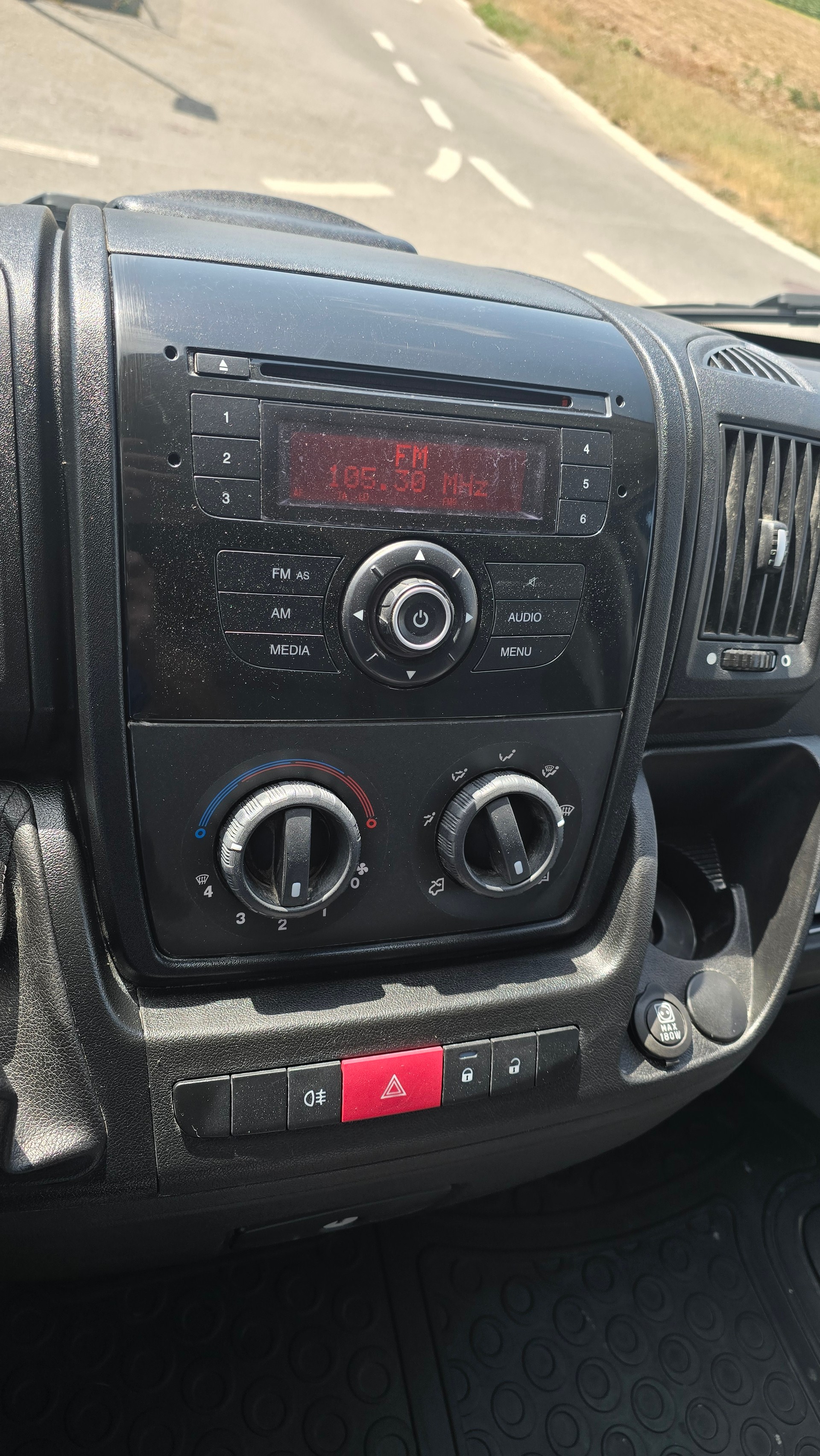 PEUGEOT Boxer 2.2 HDI 333 L1H1-image-4