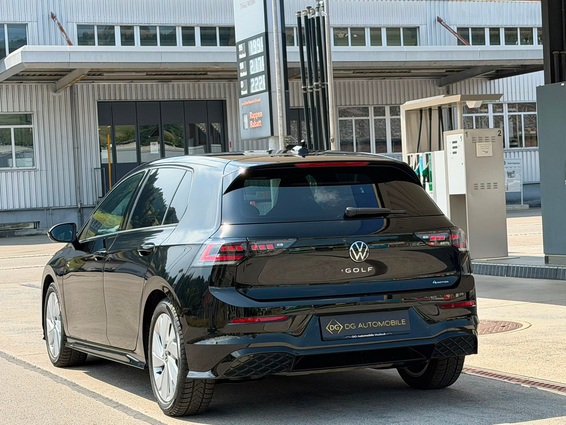 VW Golf 2.0 TSI R-Line DSG 4 Motion *Facelift**Top Zustand**Top Ausstattung**El. Anhängerkupplung**IQ-Light**-image-5