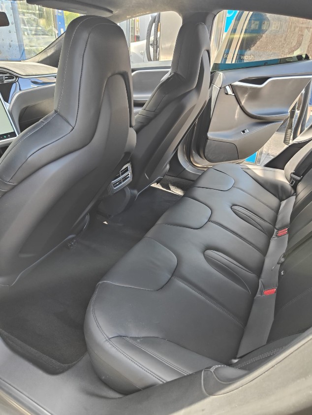 TESLA 70 D ( Free Tesla Supercharging )-image-10