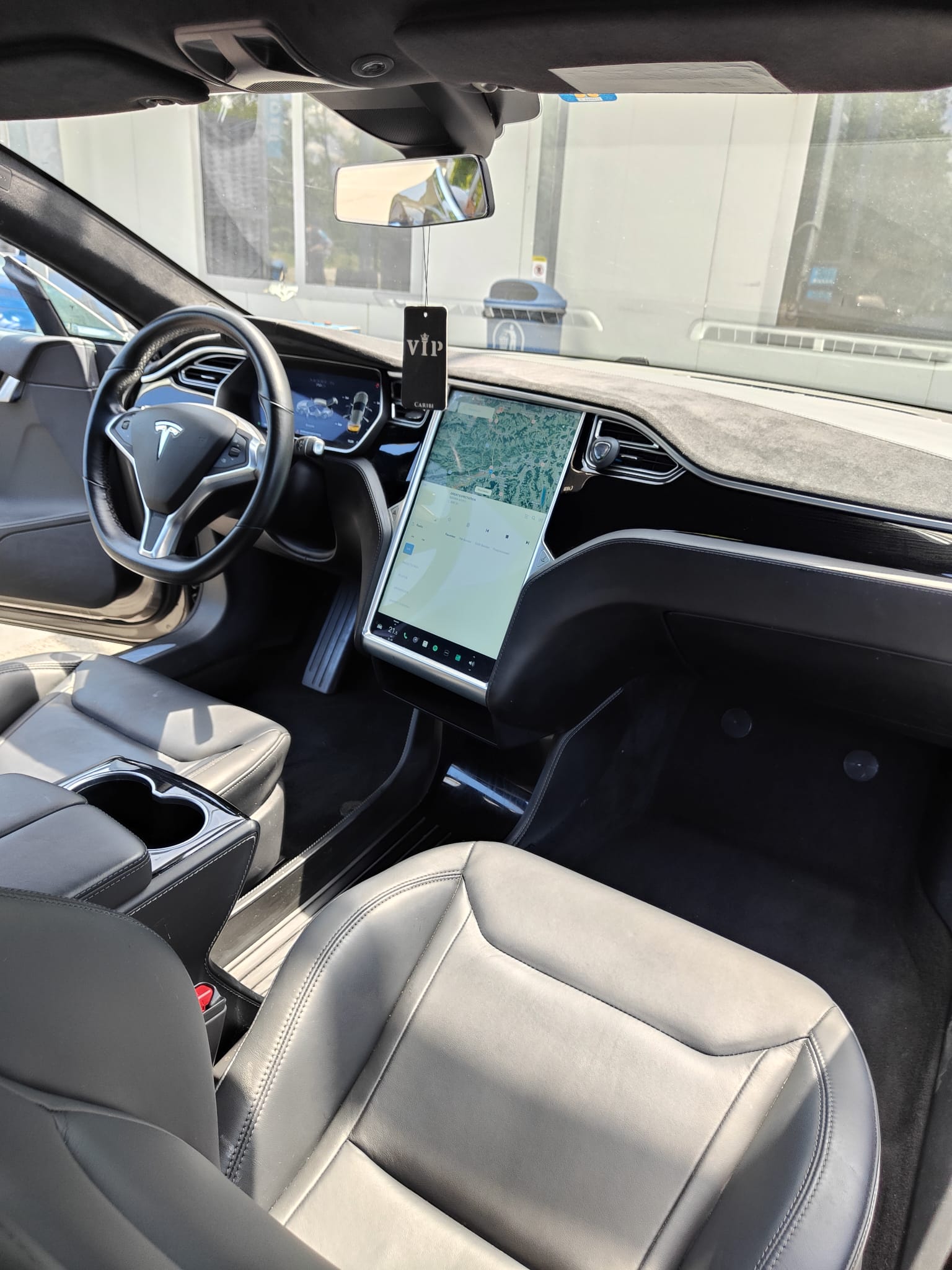 TESLA 70 D ( Free Tesla Supercharging )-image-9