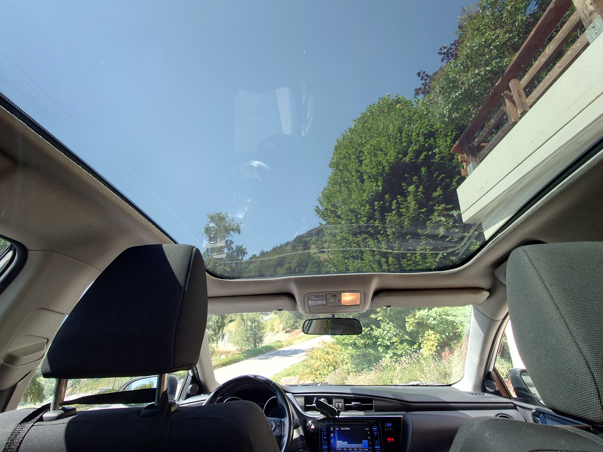 TOYOTA Touring sports 1.8 Hybrid, version 135 Confort-image-8