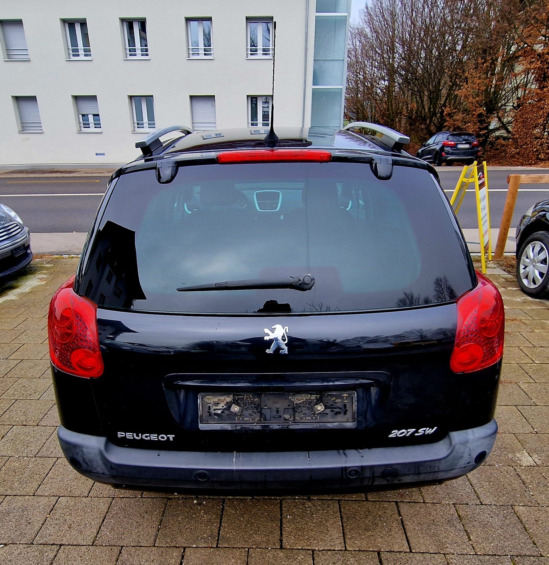 PEUGEOT 207 SW 1.6 16V Sport-image-3