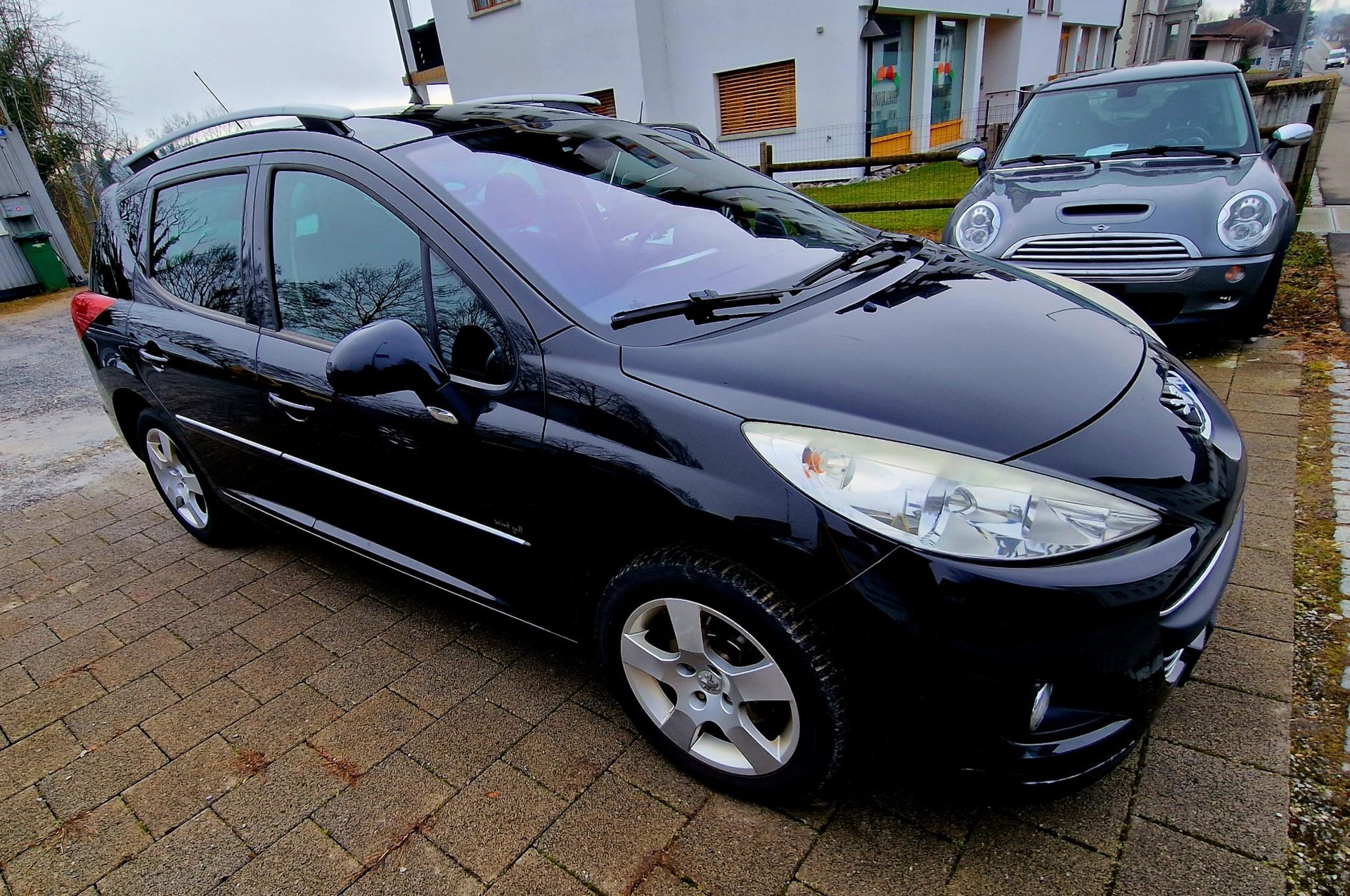 PEUGEOT 207 SW 1.6 16V Sport-image-2