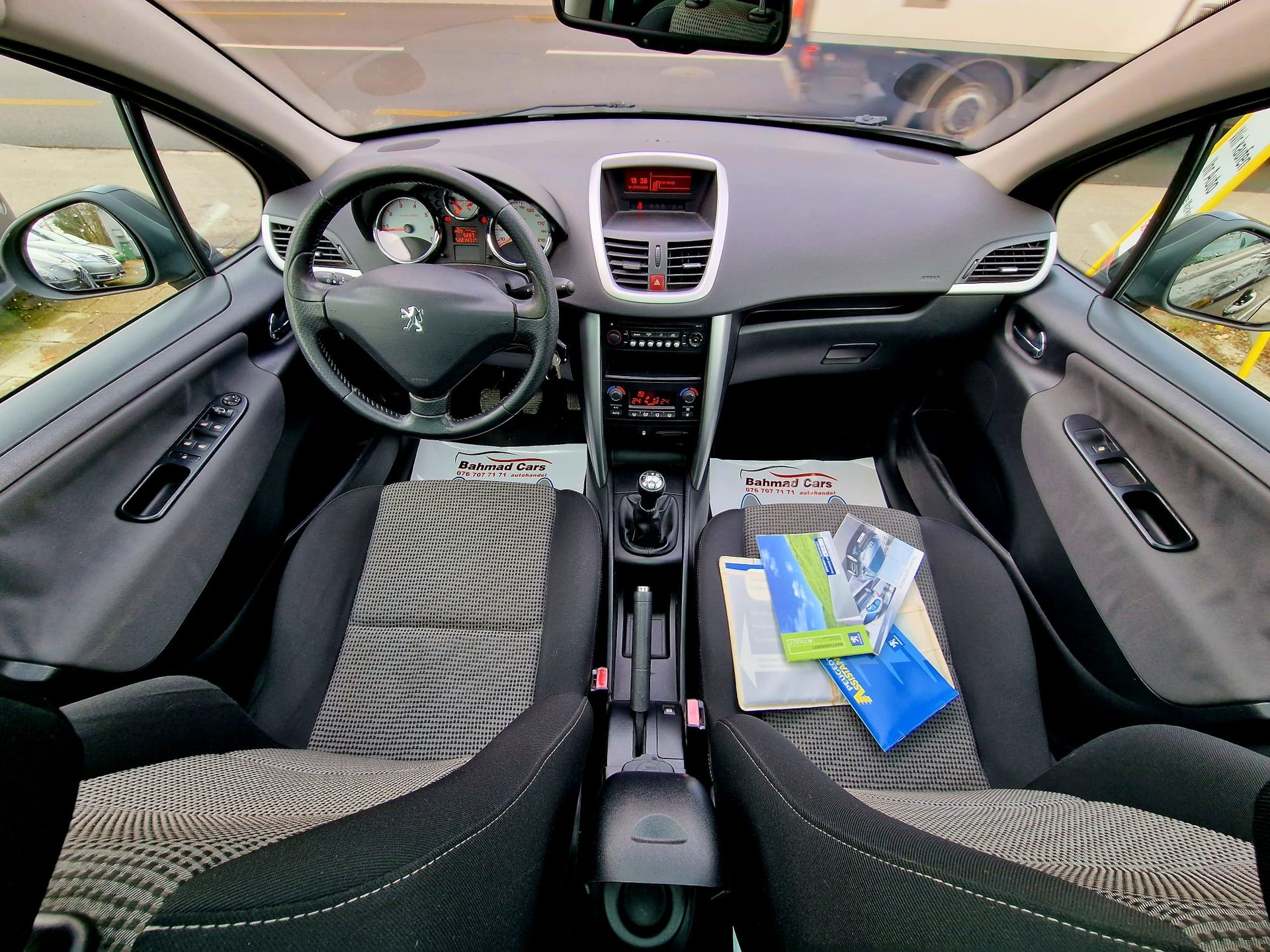 PEUGEOT 207 SW 1.6 16V Sport-image-12