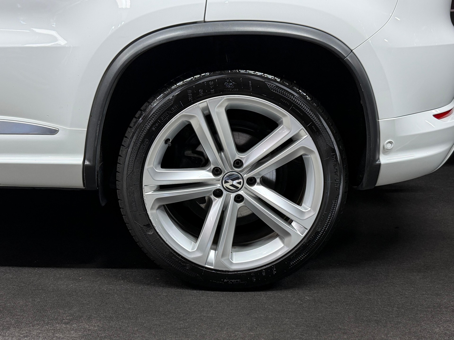 VW Tiguan 2.0 TDI BMT Cup R-Line 4Motion DSG / Anhängerkupplung-image-6