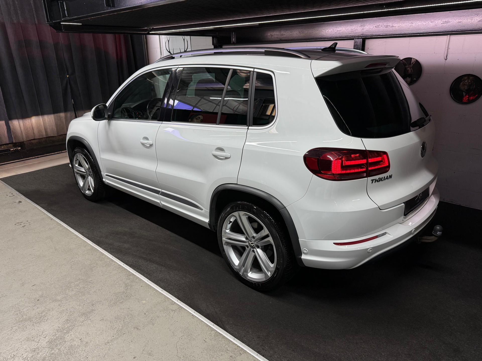 VW Tiguan 2.0 TDI BMT Cup R-Line 4Motion DSG / Anhängerkupplung-image-2