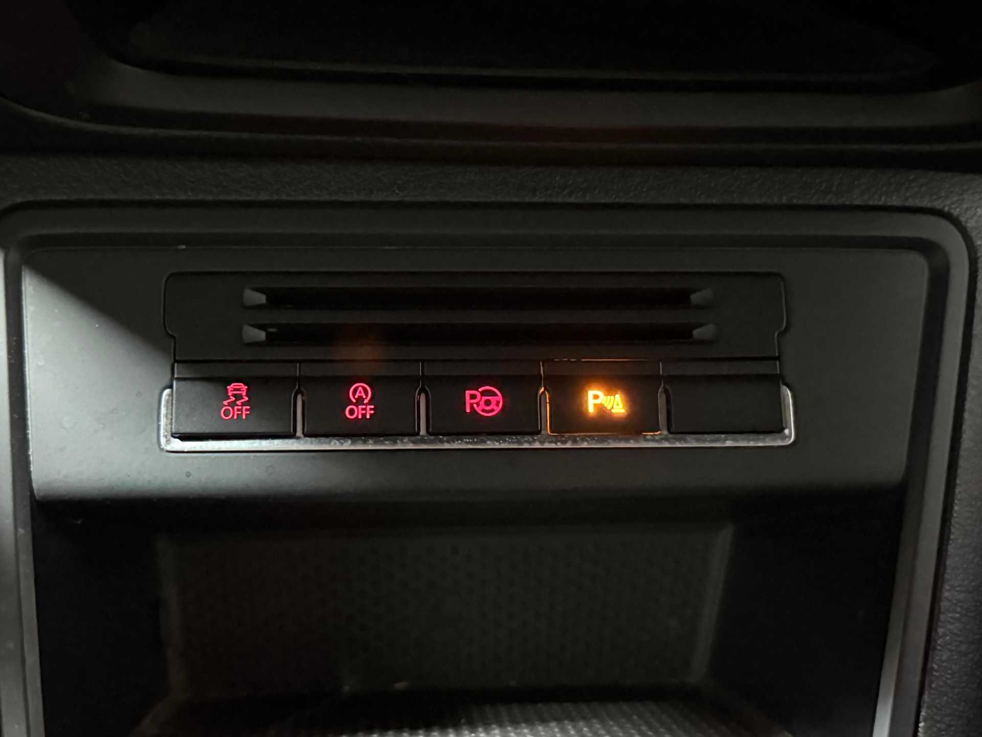 VW Tiguan 2.0 TDI BMT Cup R-Line 4Motion DSG / Anhängerkupplung-image-16