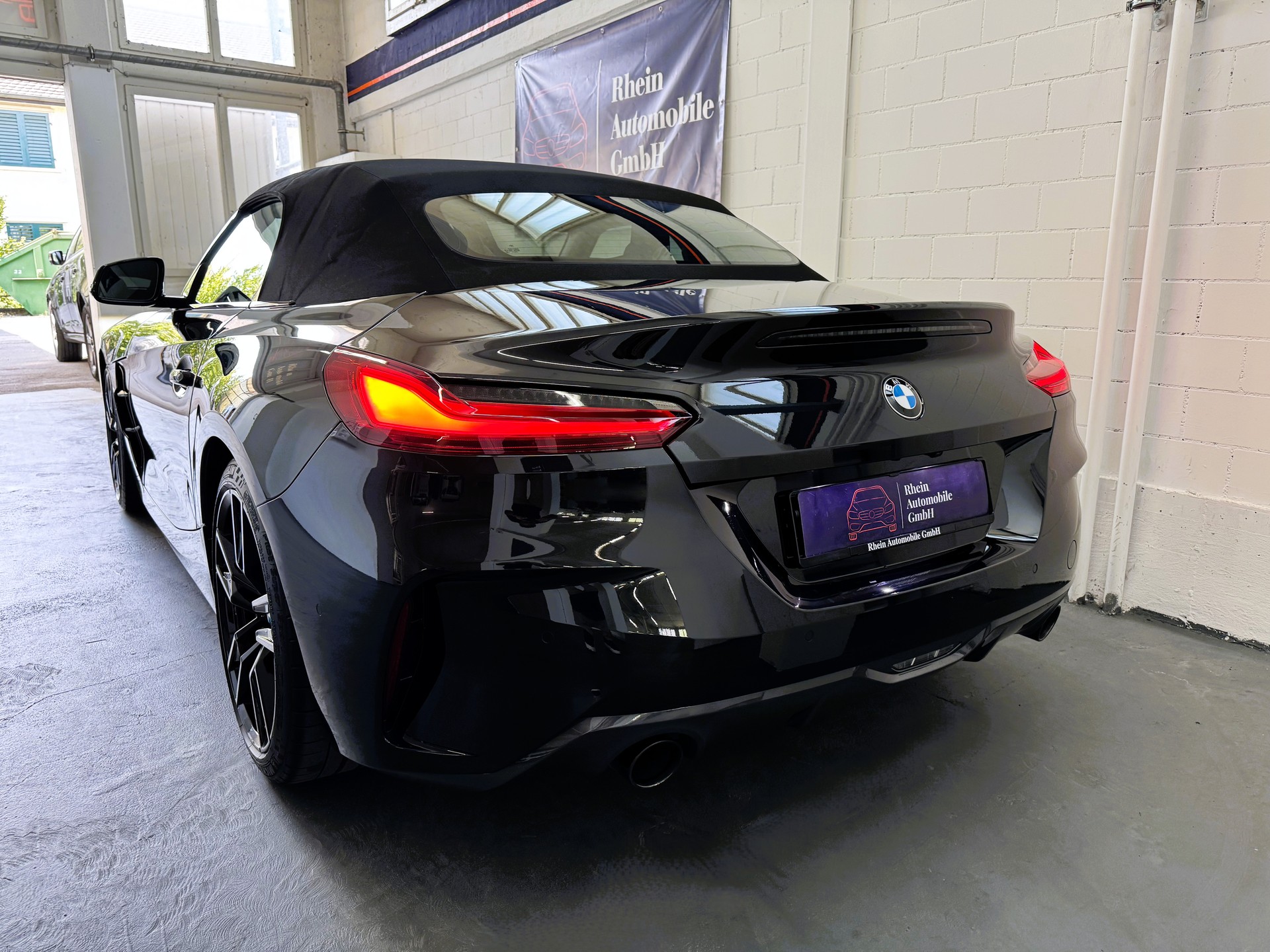 BMW Z4 sDrive 20i M Sport Steptronic-image-4