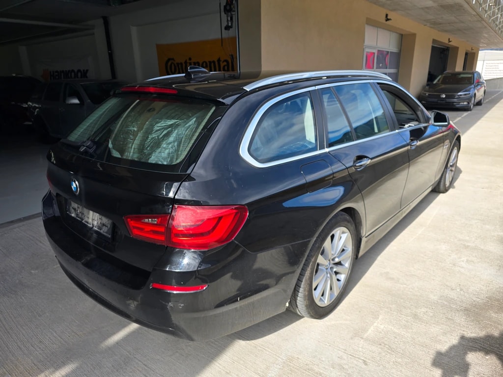 BMW 528i xDrive Touring Steptronic-image-6