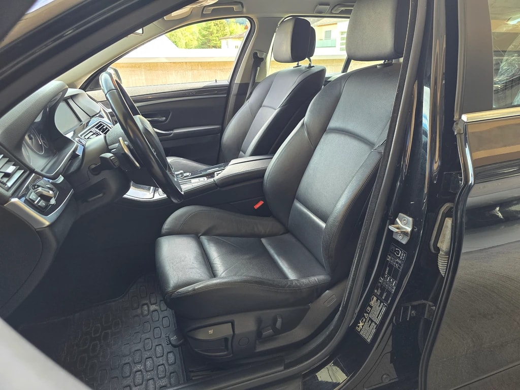 BMW 528i xDrive Touring Steptronic-image-10