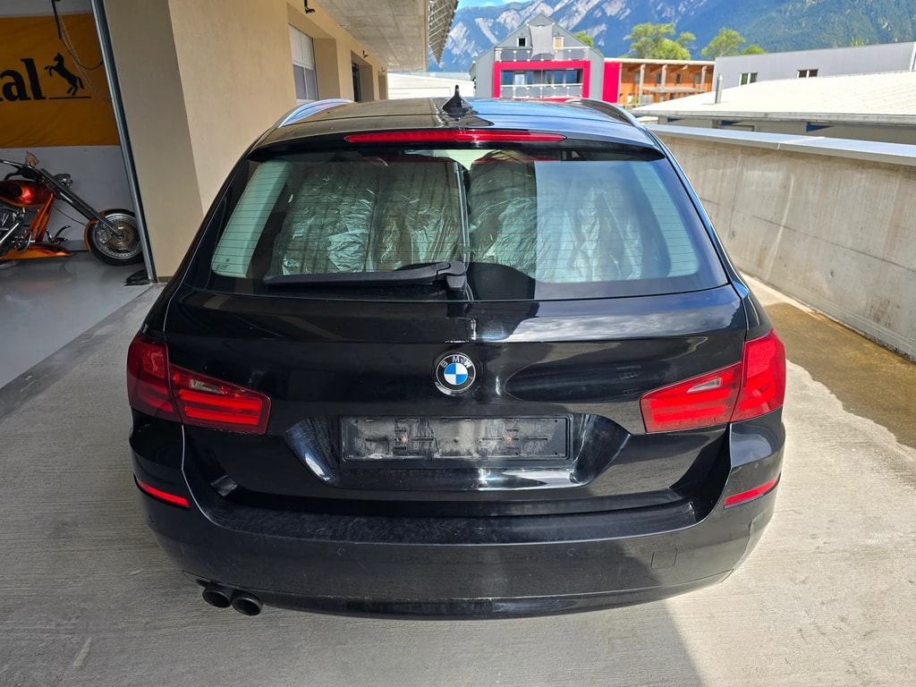 BMW 528i xDrive Touring Steptronic-image-5