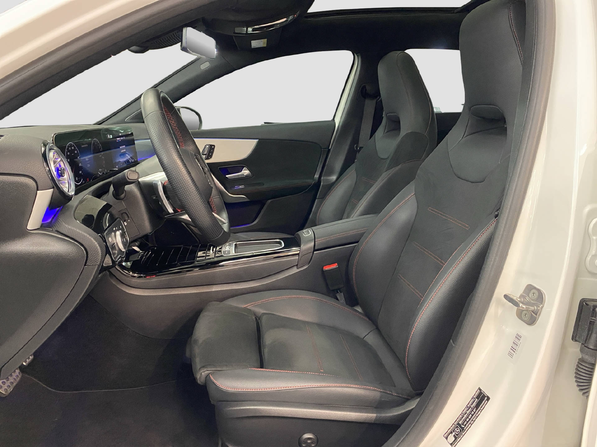 MERCEDES-BENZ A 250 e EQ Star AMG Line-image-7